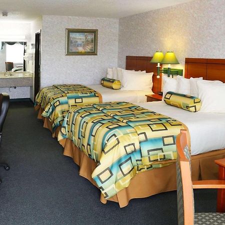 Magnuson Hotel Howell/Brighton Екстер'єр фото