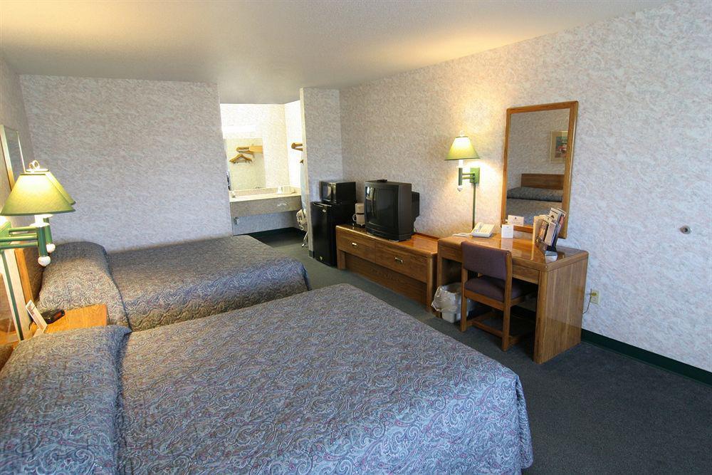 Magnuson Hotel Howell/Brighton Номер фото